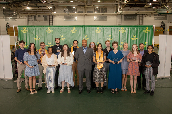 President’s Award Recipients (from left to right): Tanner Wooten, Aleah Davis, Peyton Grosch, Kellita Boles, Alexander Caldwell, Jenna Grissom, Kenneth Wilkerson, President Michael Torrence, Allison Perry, Somaya Qattea, Hope Fox, Kelsie Evans, Cloe Campbell, Eden Garrett, Mark Mehalic, and Kevonna Wilson. (Not pictured: Candace Evans).